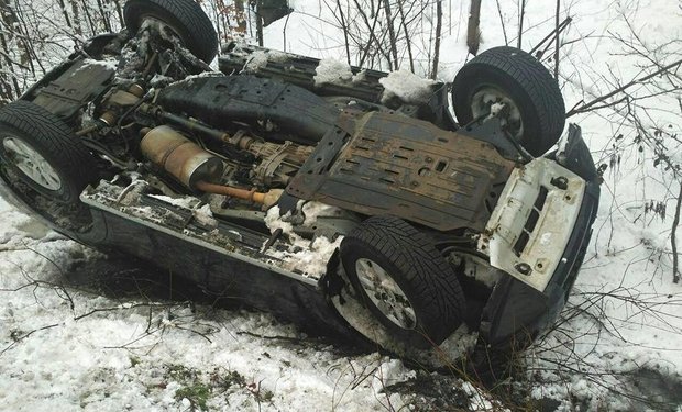 На Закарпатті позашляховик перекинувся на дах (ФОТО)