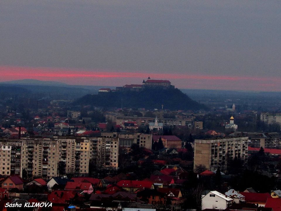 Таке Мукачево ви ще не бачили! Місто показали з навколишніх гір / ФОТО
