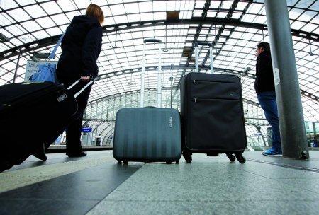 Країна без рук і без мізків: роботодавці скаржаться, що їм усе важче знайти фахівців, бо закарпатці їдуть заробляти у країни ЄС (ВІДЕО)