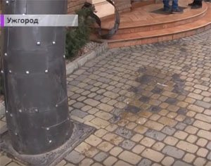 Хто облив хлопця хімічною речовиною в Ужгороді? (ВІДЕО)