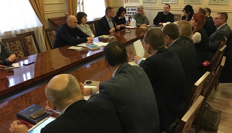 В Закарпатській ОДА обговорили питання транспортних засобів на іноземній реєстрації (фото)
