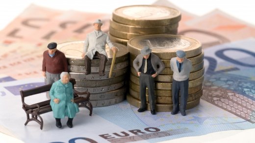 В Україні ліквідують пенсійні управління й почнуть видавати нові посвідчення