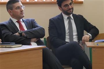 Комісар ОБСЄ у справах національних меншин Ламберто Заньєр пішов до ужгородської школи (ФОТО)