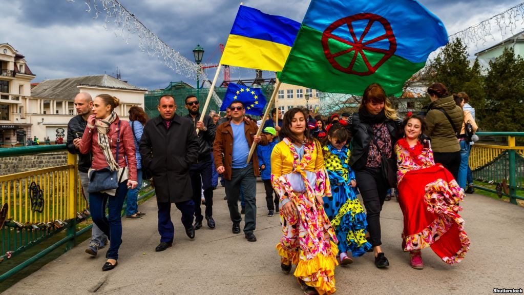 Вся правда про закарпатських ромів: цифри, факти, звичаї та традиції
