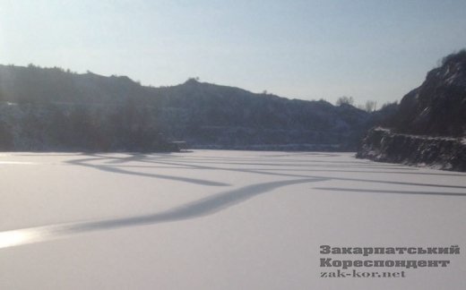 Через сильні морози в Ужгороді замерз кар'єр: опубліковано ФОТО
