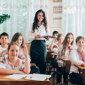 В одній із шкіл Хуста вчителька по п’ятницях не ставить поганих оцінок