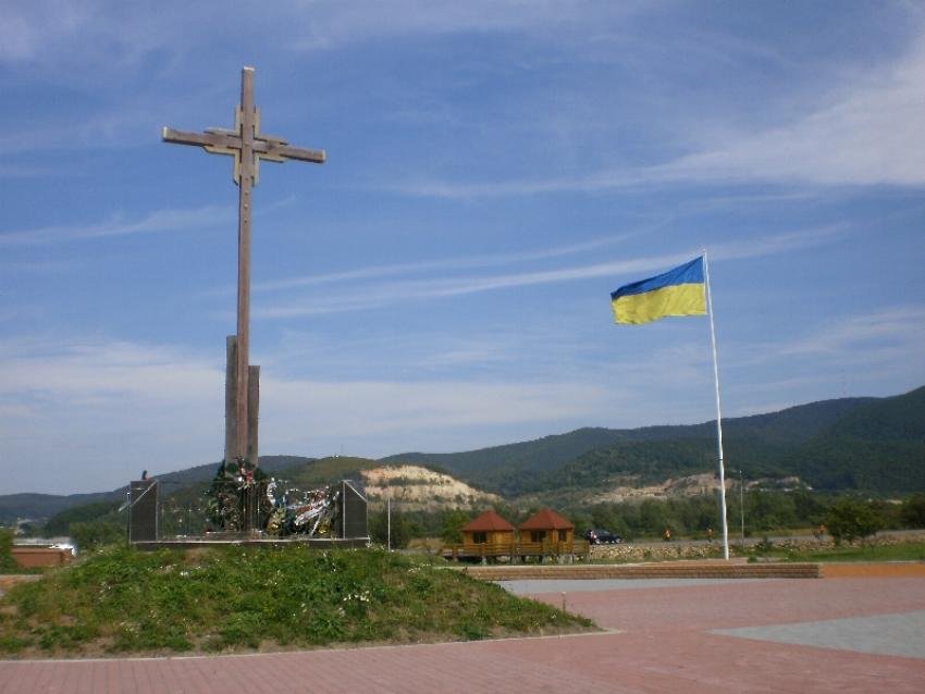 Хуст запрошує на фестиваль-конкурс стрілецької пісні «Красне поле»