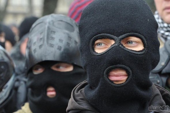 Заборонено носити балаклави
