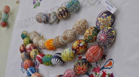 Закарпаття встановило писанкарський рекорд України – в одному місці зібрано понад 17 тисяч великодніх символів