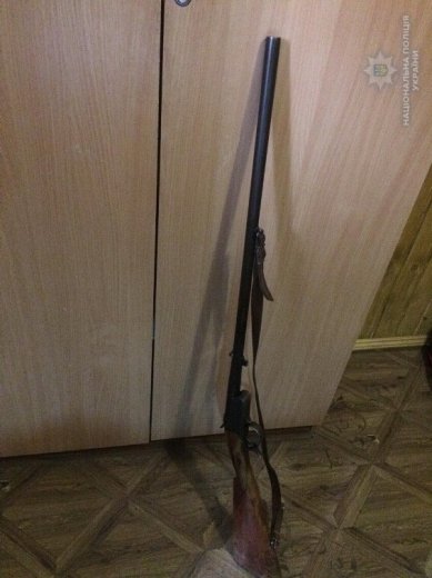 Закарпатці добровільно здають зброю: випадки за добу