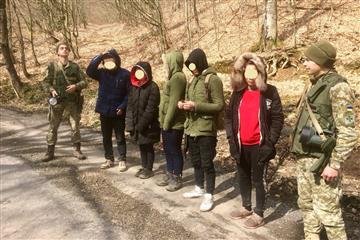 П’ятьох азіатів затримали за добу прикордонники на Закарпатті