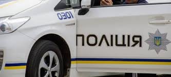 Поліцейський автомобіль вилетів у кювет