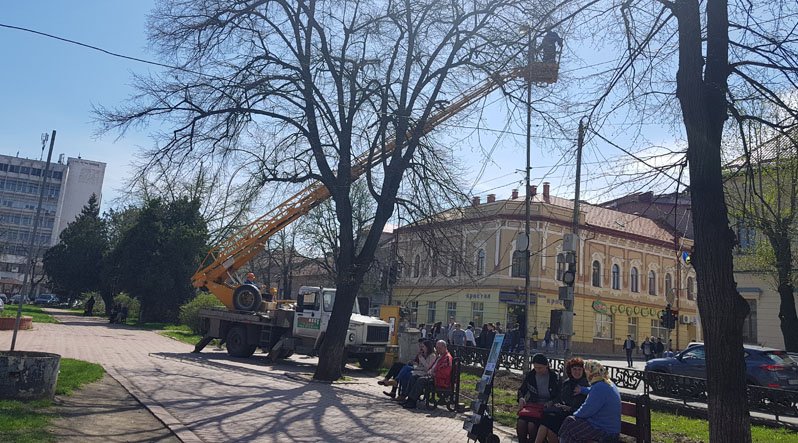 Площа Петефі в Ужгороді стане світлішою