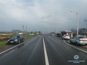 На Мукачівщині хустянин за кермом «Форду» збив 17-річну дівчину, потерпіла померла по дорозі до лікарні (+ФОТО)