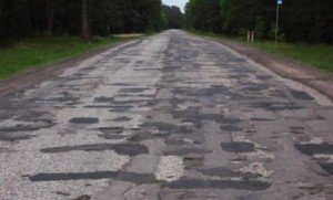 Найменше коштів на ремонт доріг уряд виділив Закарпаттю