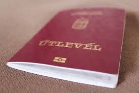 Стало відомо, скільки жителів Закарпаття мають угорські паспорти