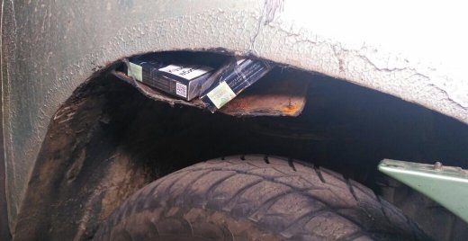 На Закарпатті виявили запаковану цигарками автівку: опубліковані ФОТО