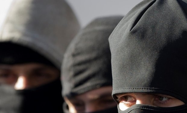 На Закарпатті троє грабіжників у масках пограбували родину