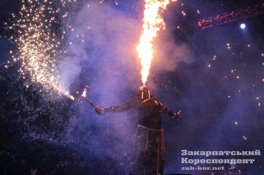 "Найгарячіший" рекорд України встановили на фестивалі "Fire Life Fest" в Ужгороді