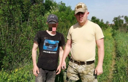 На Закарпатті затримали чоловіка, який перебуває у розшуку в Росії