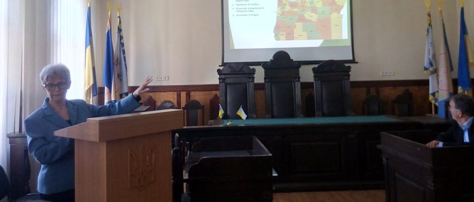 Професорка зі США прочитала лекцію ужгородським студентам-юристам