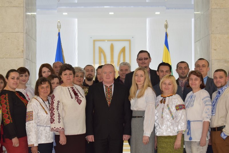 Колектив Рахівської РДА вітає з Днем вишиванки