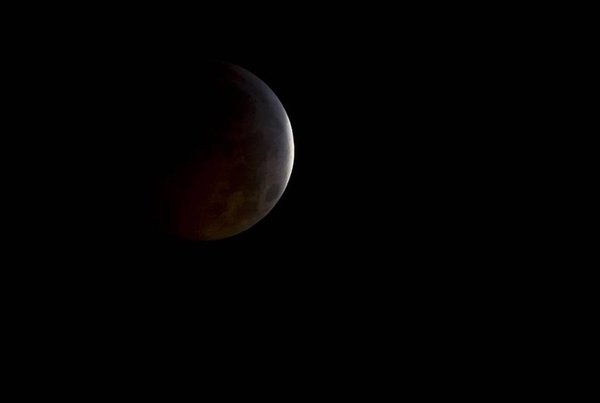 У липні українці побачать унікальне місячне затемнення 21 століття