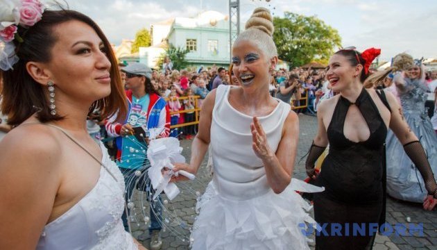 В Ужгороді проведуть Парад наречених