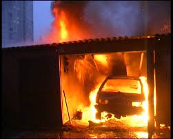 У Білій Церкві на Рахівщині пожежа в гаражі понищила ВАЗ