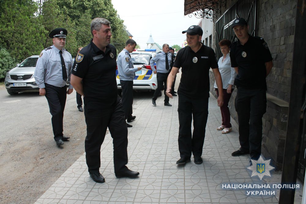 Роман Стефанишин представив нового начальника поліції Тячівщини та відкрив оновлену поліцейську станцію в районі