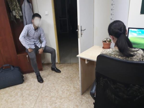 Турок намагався виїхати з України за підробним паспортом