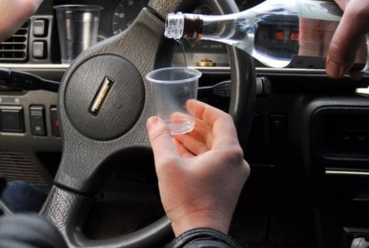 Закарпатські поліцейські на Рахівщині зупинили водія-буковинця напідпитку
