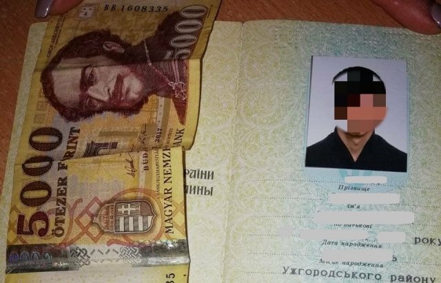Закарпатець хотів в'їхати через КПП "Тиса" за 5000 форинтів хабаря (ФОТО)