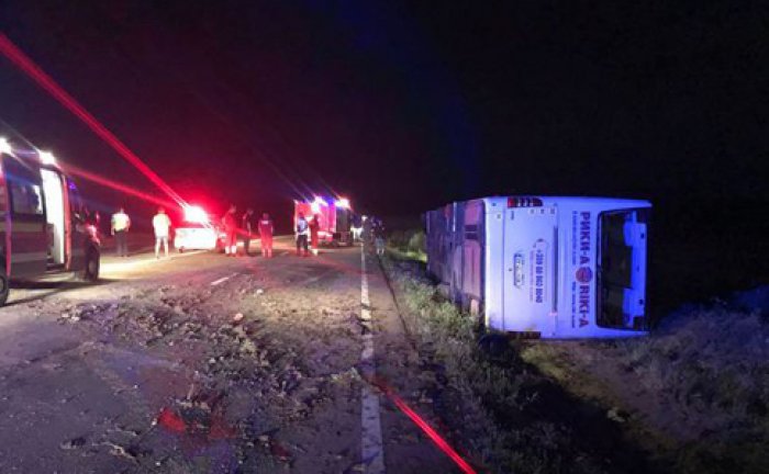 Перекинувся автобус, у якому було 49 дітей