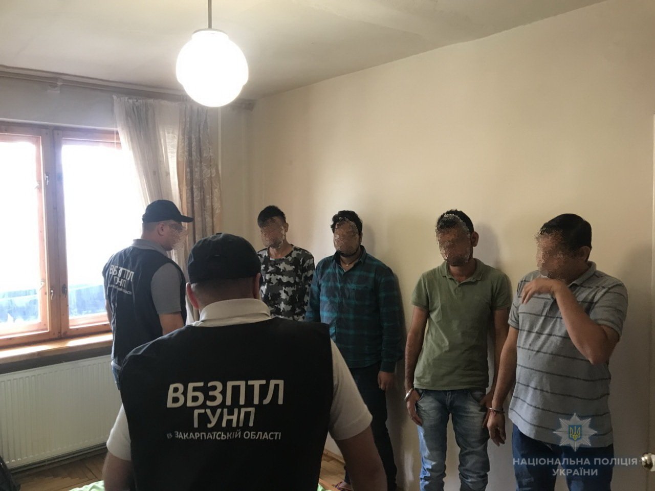 На Закарпатті правоохоронці затримали іноземців-нелегалів
