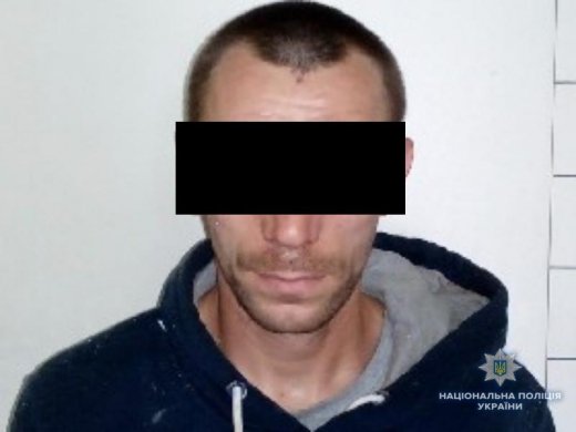 Поліція спіймала чоловіка, який вночі пробирався в помешкання ужгородців та обкрадав їх