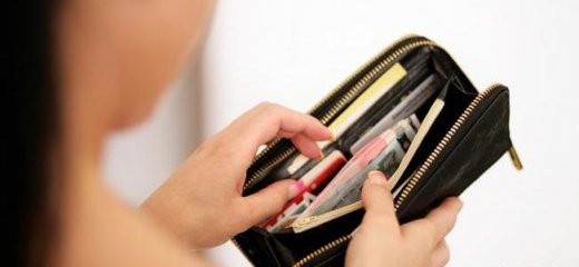 Що змінилося в гаманці українця: народ витрачає більше, ніж заробляє