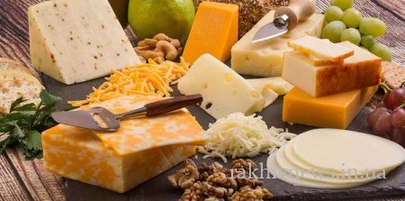 Лікарі назвали несподівану користь твердого сиру