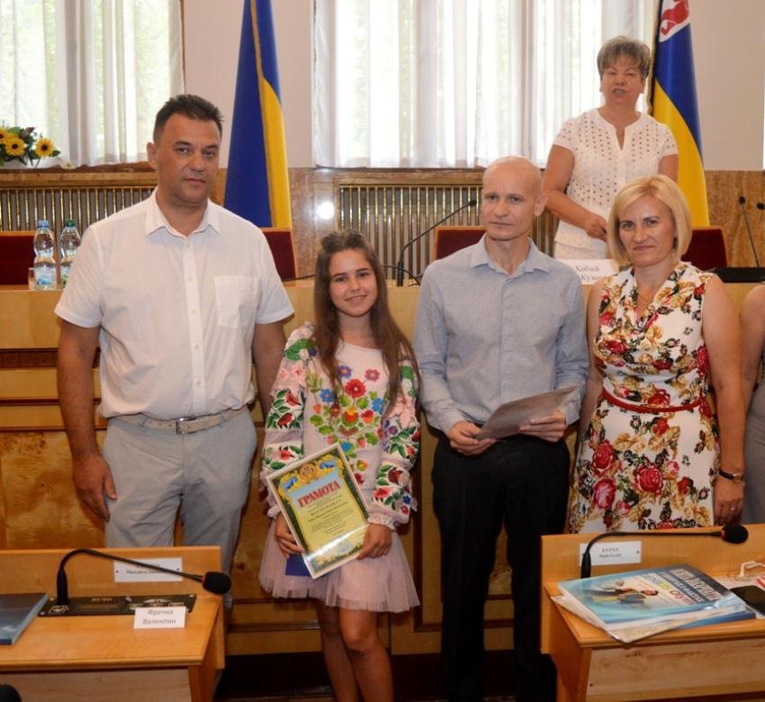 Керівники Закарпаття привітали найуспішніших випускників області та їх педагогів