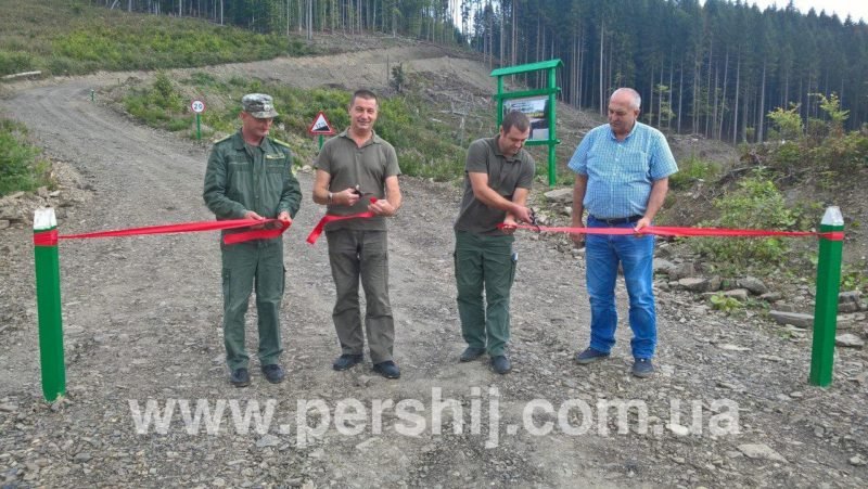 Рахівські лісівники урочисто відкрили 1.9 та 3 кілометри гірських доріг
