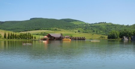ТОП-8 озер на Закарпатті для сімейного відпочинку: ціни