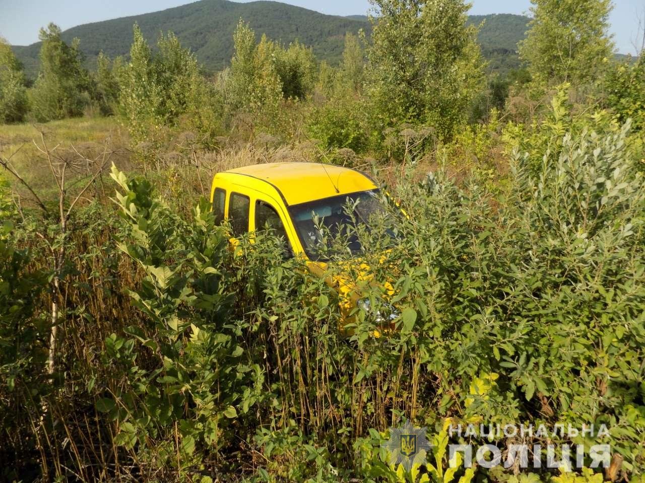 Зіткнулися два авто: постраждала дитина