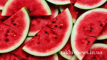 Продуктовий кошик серпня: Топ-5 сезонних фруктів та овочів