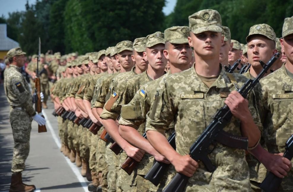 Призов-2018: чому Порошенко несподівано продовжив призов