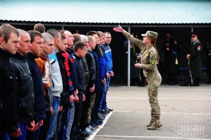 Осінній призов-2018: що варто знати українцям і кому прийдуть повістки