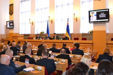 Закарпатська облрада на черговій сесії приділила увагу аеропорту і місцевим бюджетам