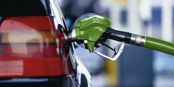 Заправки продовжують піднімати ціни на пальне
