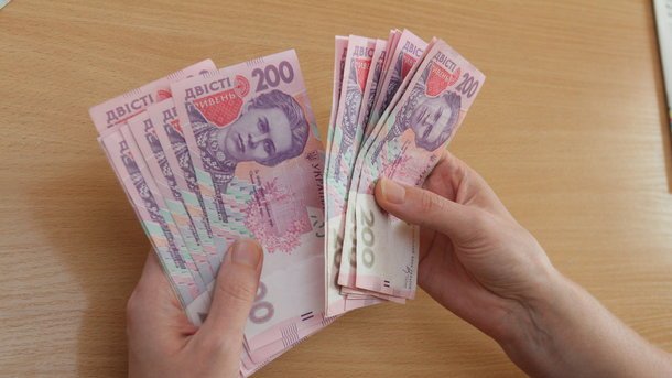 Неповна зайнятість: скільки заробляють українці за годину і де платять найбільше