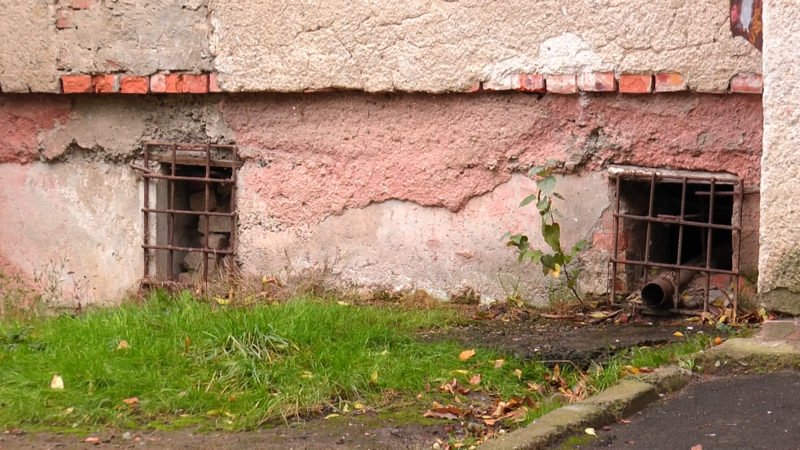 У Виноградові багатоквартирний будинок знаходиться в аварійному стані (ВІДЕО)