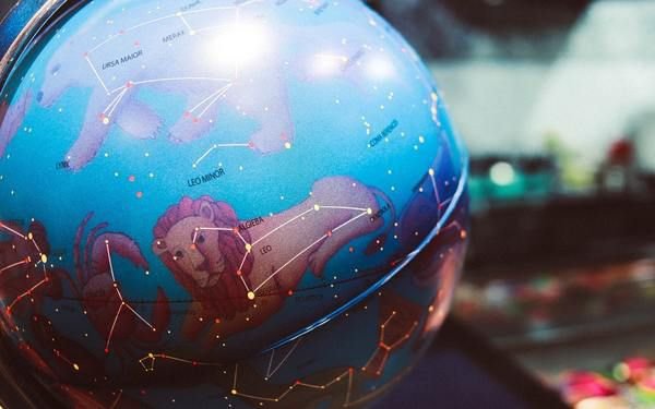 Що потрібно залишити у 2018 році кожному знаку Зодіаку